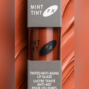 NWT Mint Tint FX Lip Gloss Coral Chablis